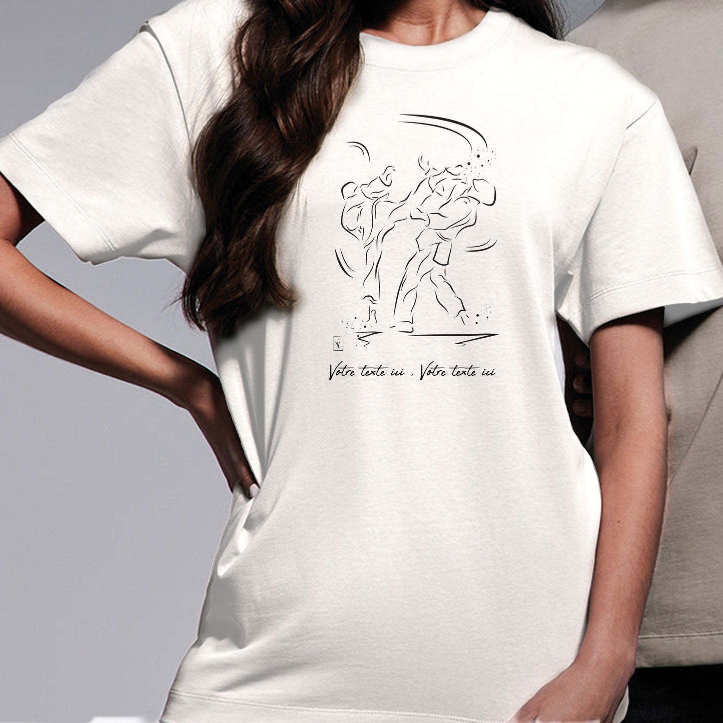 Graphisme arts martiaux taekwondo sur t-shirt blanc 100% coton Bio épais 220gr/m² unisexe à personnaliser avec un texte. Création Virginie Linard ©.