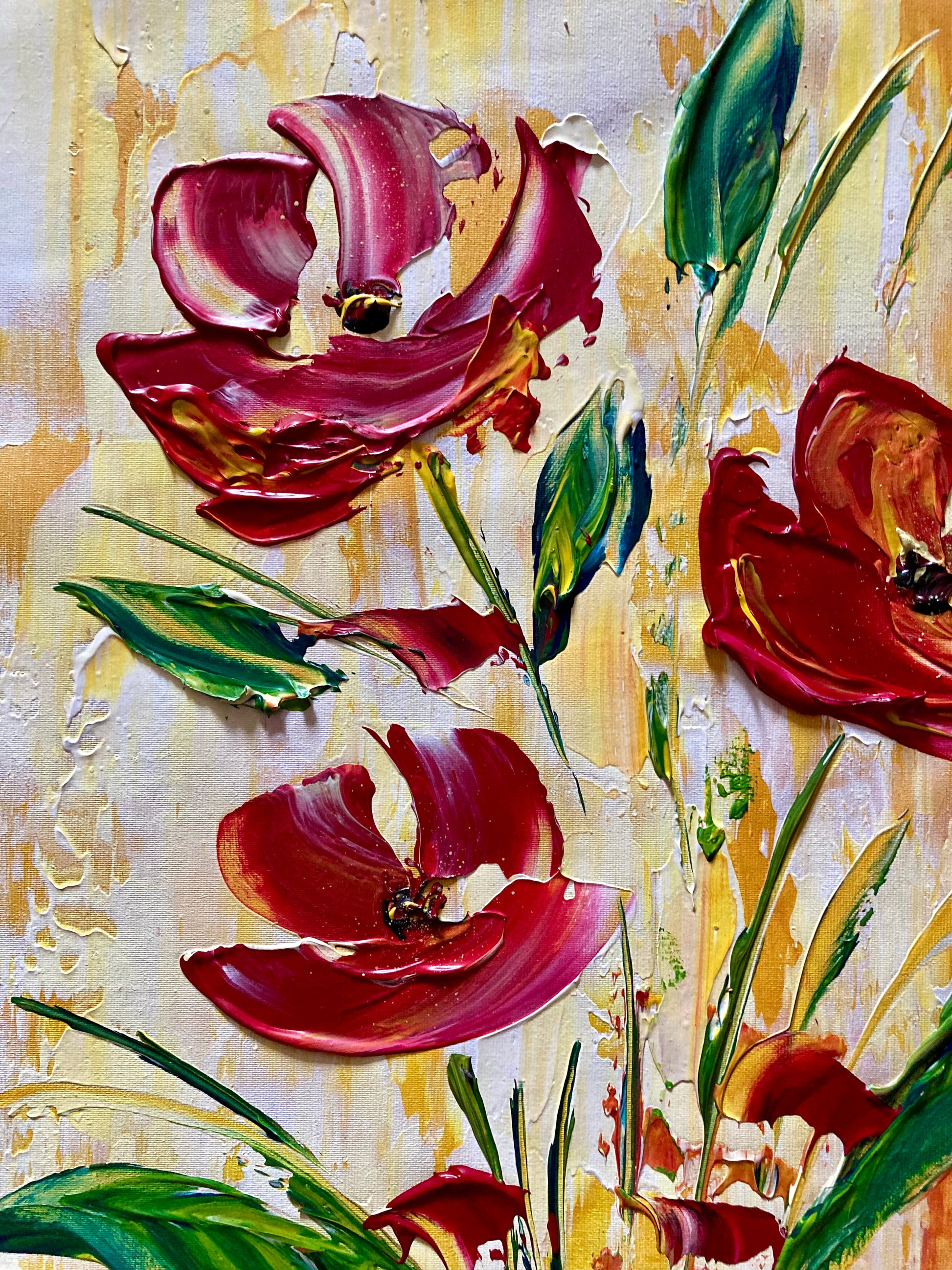 Tableau fleurs rouge et jaune moderne contemporain 30x60 cm détail peint à la main virginie Linard ©