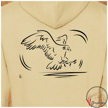 Aigle royal se posant sur une branche Sweat couleur bleu à personnaliser avec un texte côté coeur Graphisme Virginie Linard ©