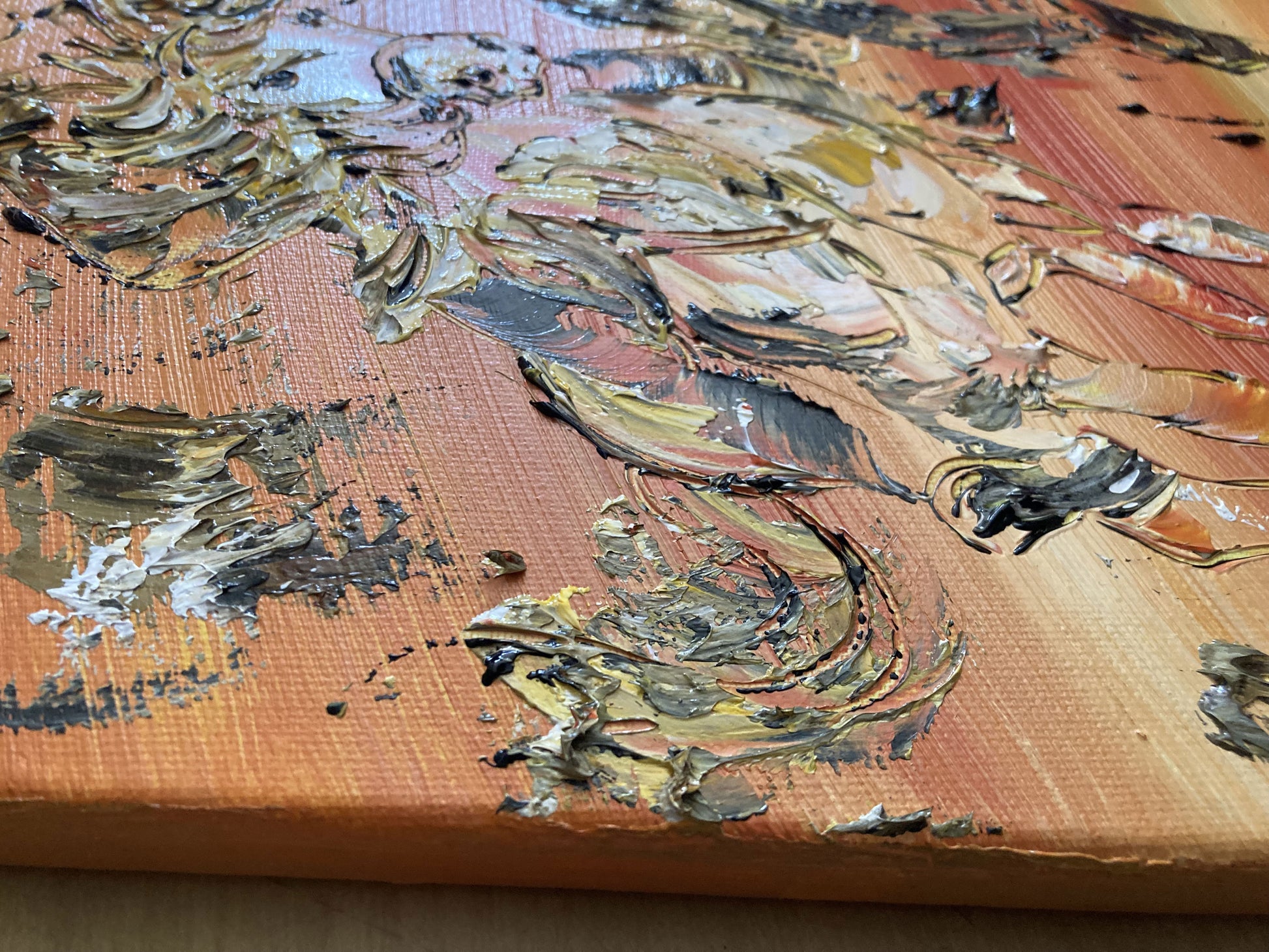 Tableau scène de Camargue avec un gardian sur son cheval et un Taureau. Peinture sur toile format 55x46cm. Abrivado. Création Virginie Linard ©.