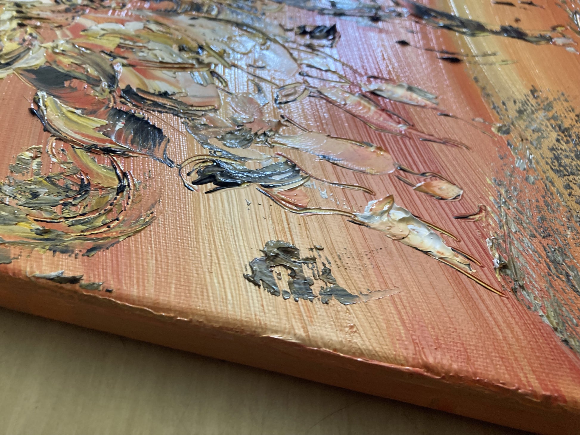 Tableau scène de Camargue avec un gardian sur son cheval et un Taureau. Peinture sur toile format 55x46cm. Abrivado. Création Virginie Linard ©.