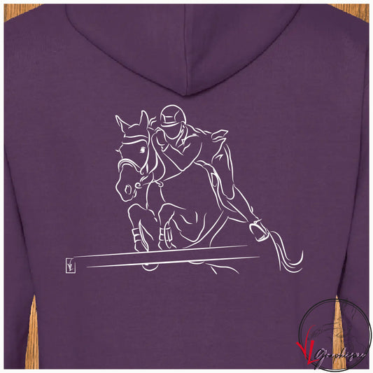 Equitation Saut d'obstacle cheval, graphisme sur sweat-shirt violet à personnaliser avec un texte. Création Virginie Linard ©.