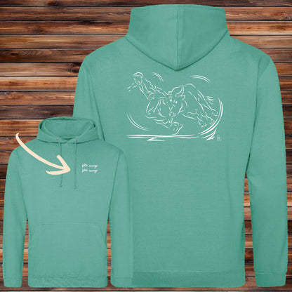 Course Camarguaise, raseteur et taureau vachette Graphisme sur Sweat-shirt 280g unisexe vert à personnaliser avec du texte. Création Virginie Linard ©.