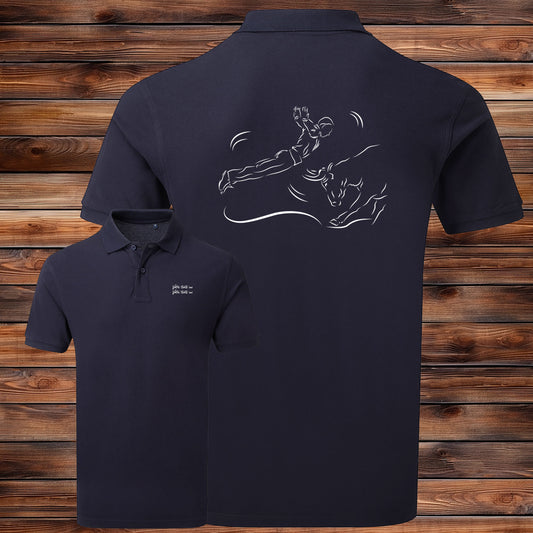 Course landaise, sauteur et vache sauvage Graphisme sur Polo 220g bleu homme à personnaliser avec du texte. Création Virginie Linard ©.