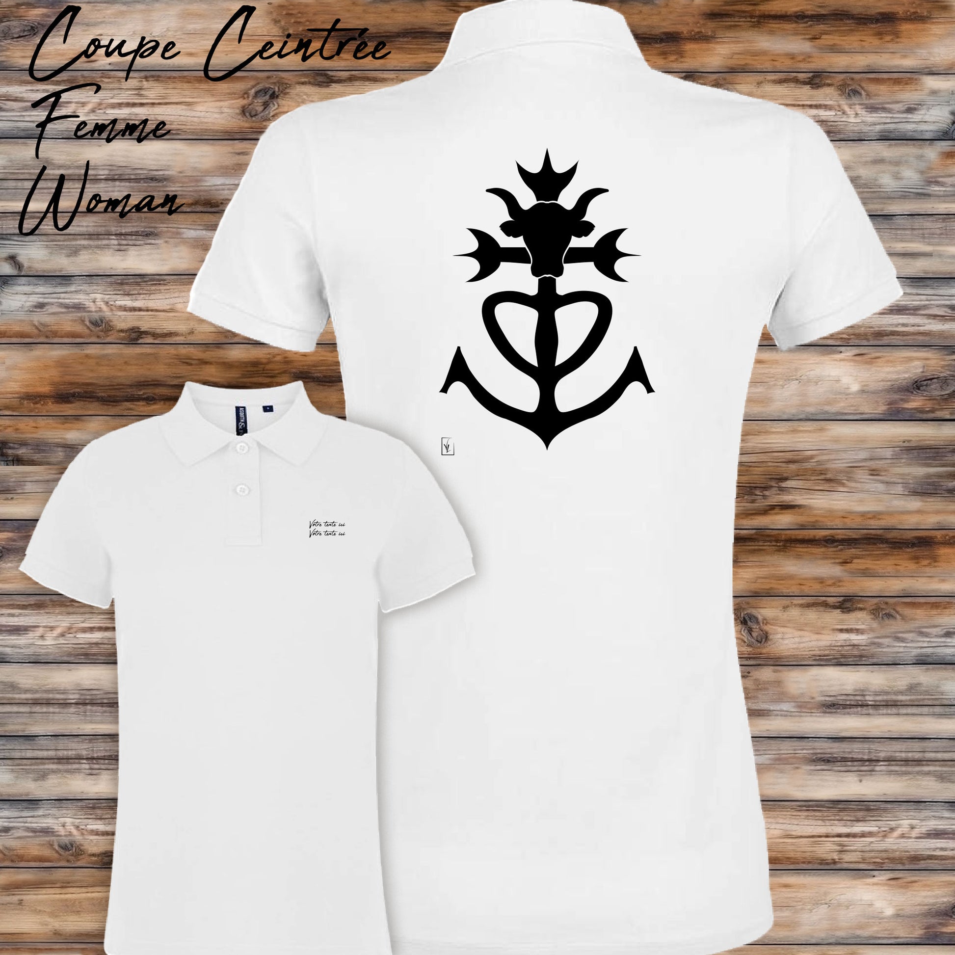 Croix de Camargue, taureau, graphisme sur polo blanc femme à personnaliser avec du texte. Création Virginie Linard ©.