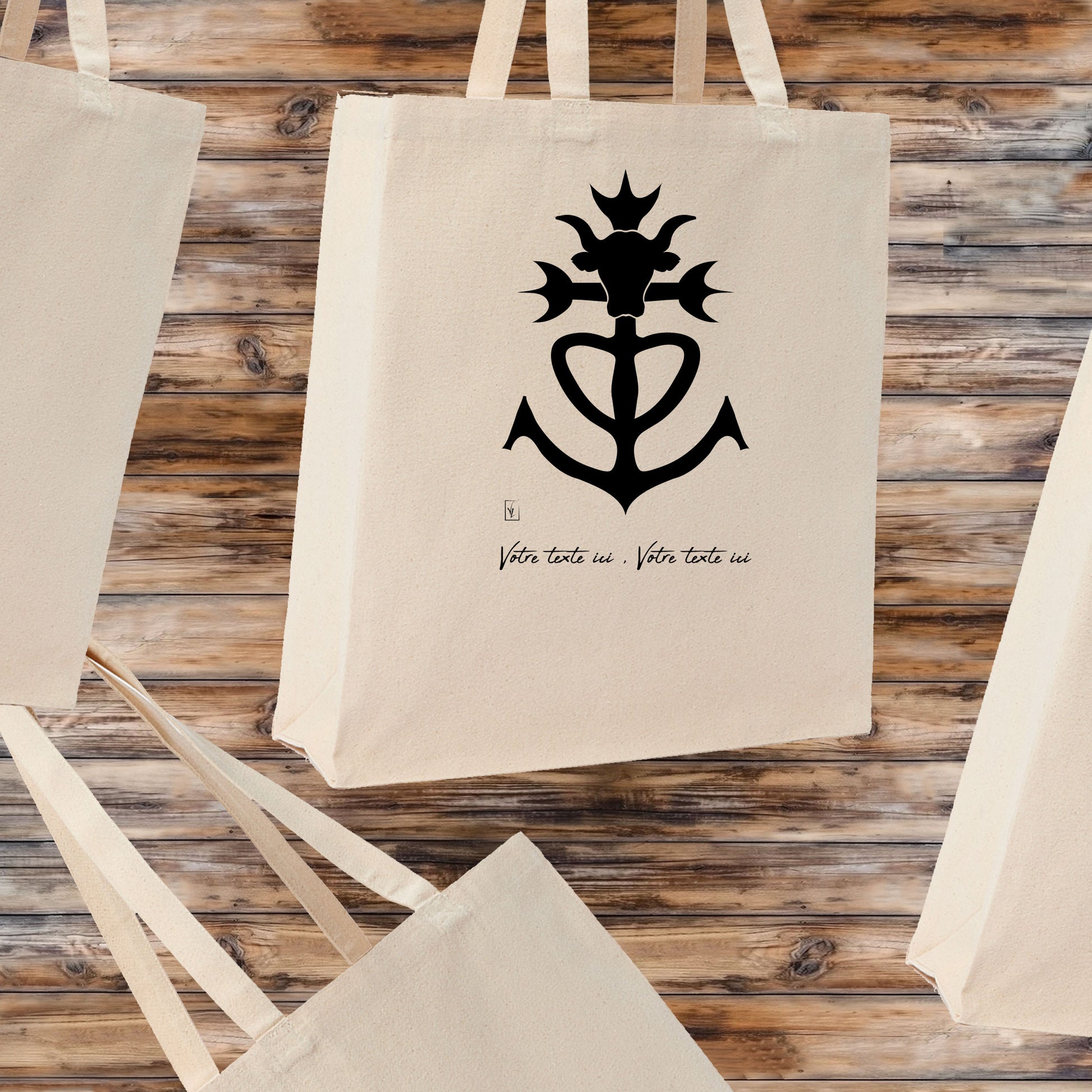 Taureaux Camargue Croix de Camargue, graphisme sur sac tote-bag 21 litres beige, à personnaliser avec un texte. Création Virginie Linard ©.