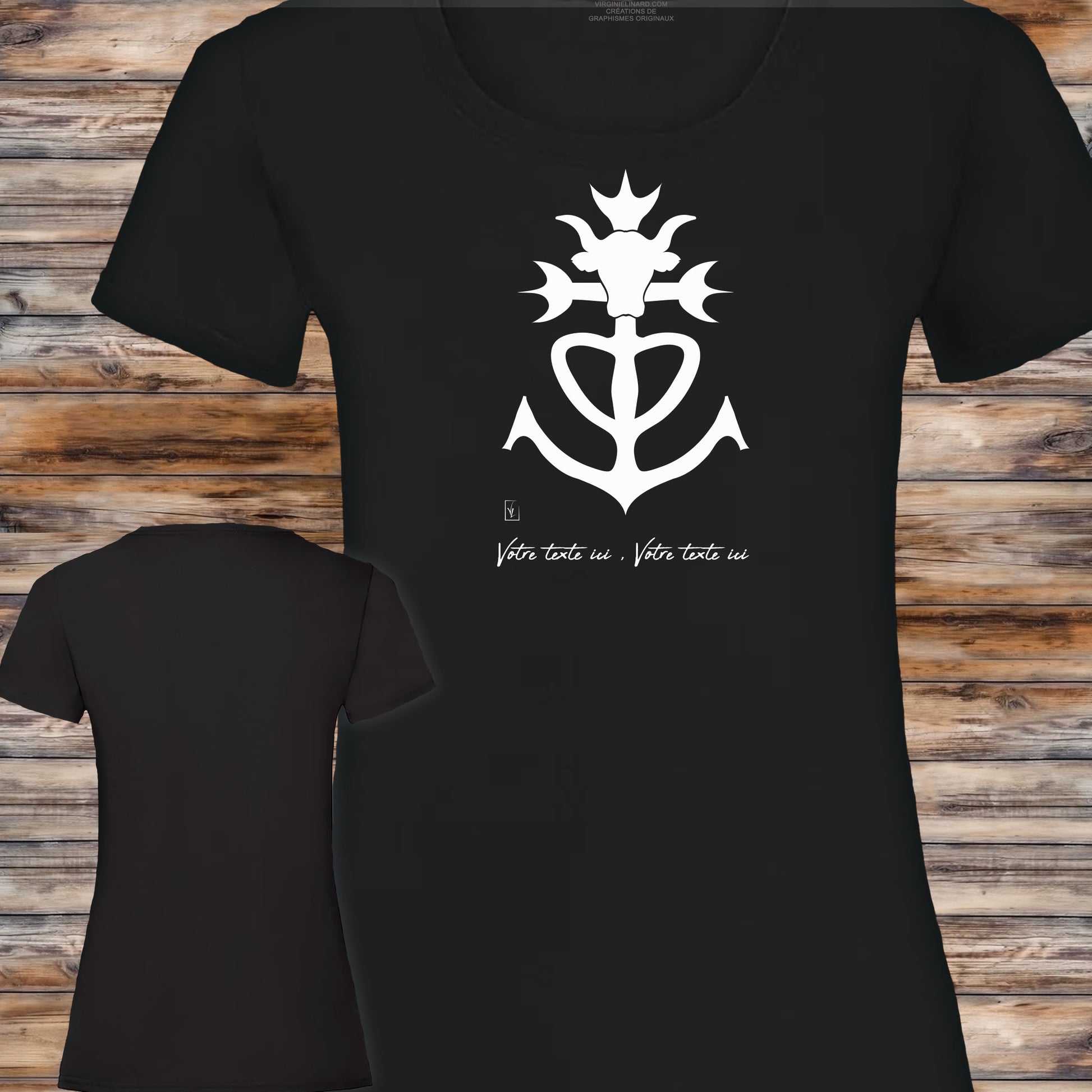 T-shirt noir femme avec un graphisme croix de Camargue à personnaliser avec un texte. Création Virginie Linard ©.