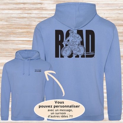 Graphisme Vélo course road sur sweat-shirt bleu à personnaliser avec un texte. Création virginielinard.com ©.