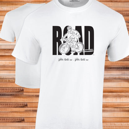 Vélo course road sur T-shirt banc homme coton à personnaliser avec un texte. Création virginielinard.com ©