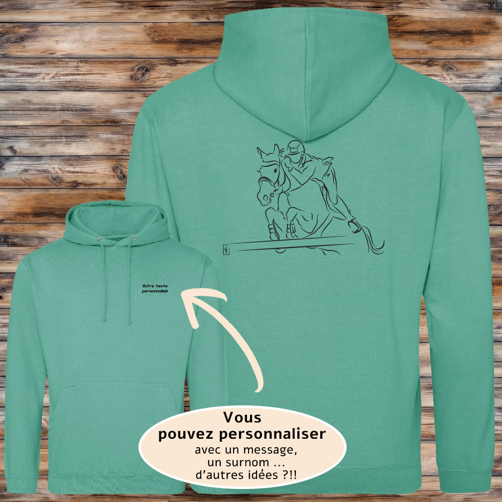 Equitation Saut d'obstacle cheval, graphisme sur sweat-shirt vert à personnaliser avec un texte. Création Virginie Linard ©.