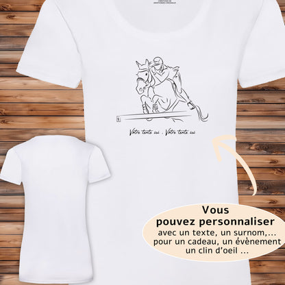 Equitation Saut d'obstacle cheval, graphisme sur T-shirt blanc femme à personnaliser avec un texte. Création Virginie Linard ©.