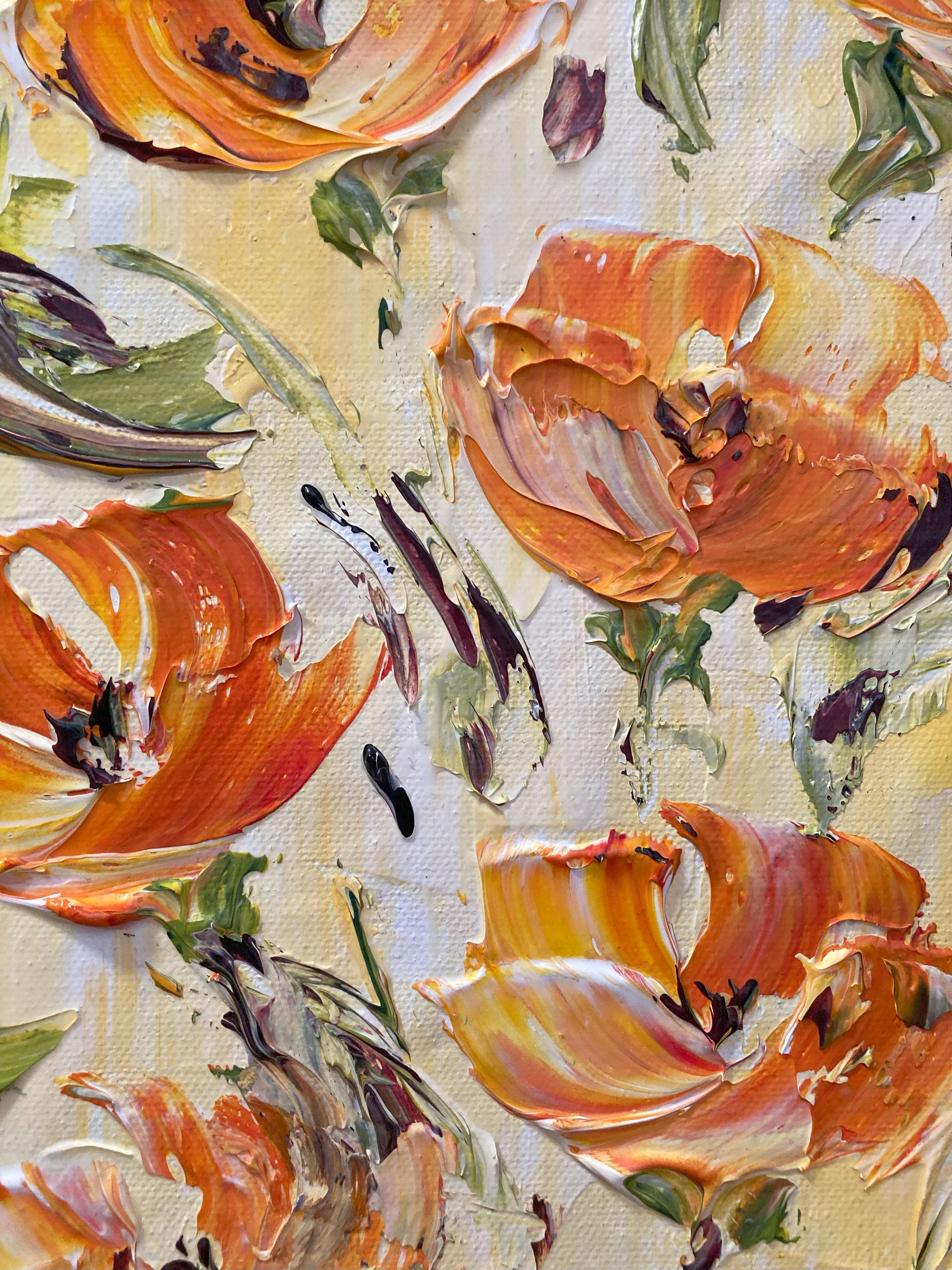 Tableau floral , bouquet de 8 fleurs jaune orange dégradées avec feuillage dans un vase sur fond jaune et blanc. Peinture sur toile format 30x60cm. Création Virginie Linard ©.