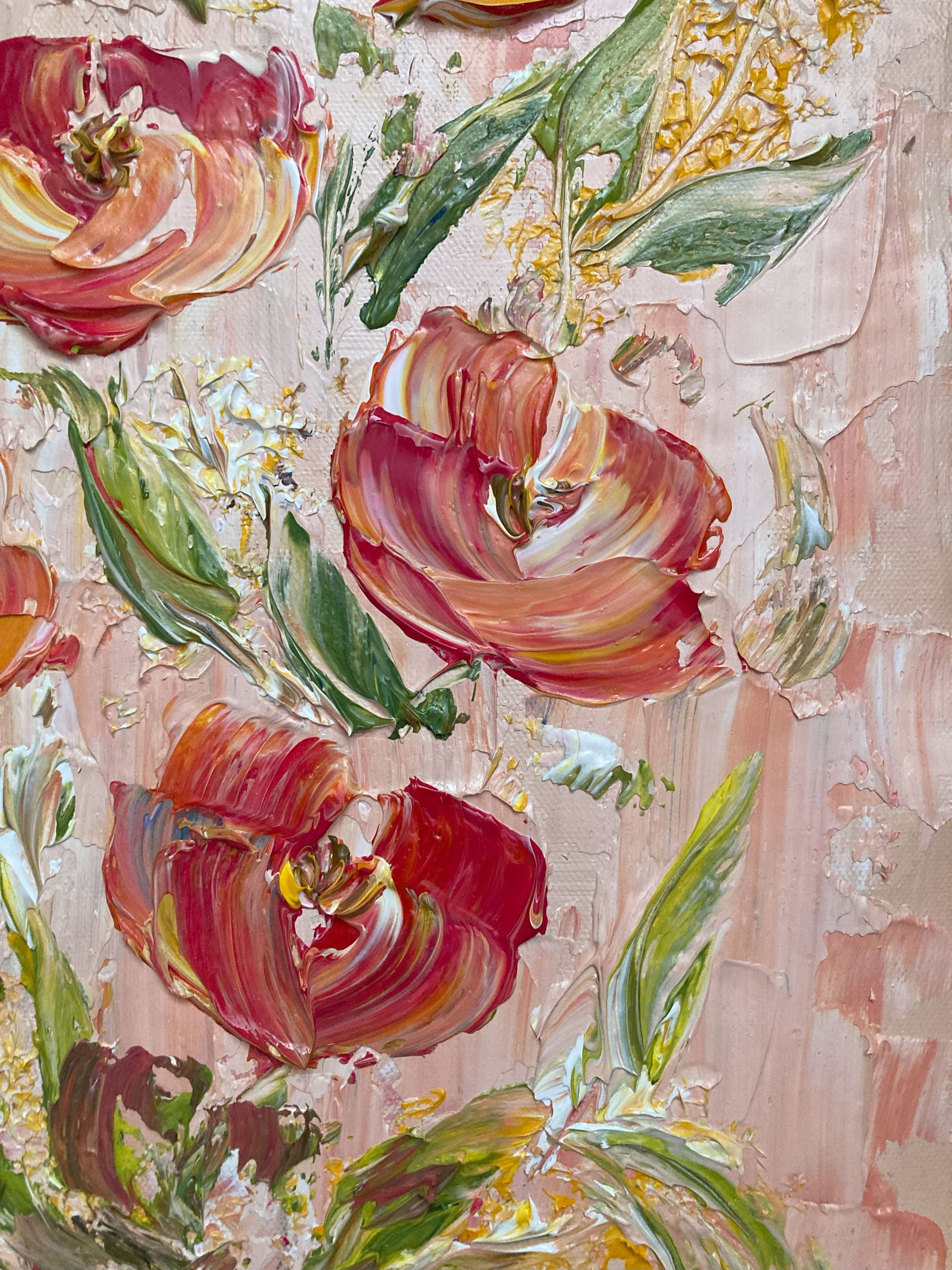 Tableau floral , bouquet de 6 fleurs rose orange dégradé avec feuillage dans un vase sur fond rose. Peinture sur toile format 30x60cm. Création Virginie Linard ©.