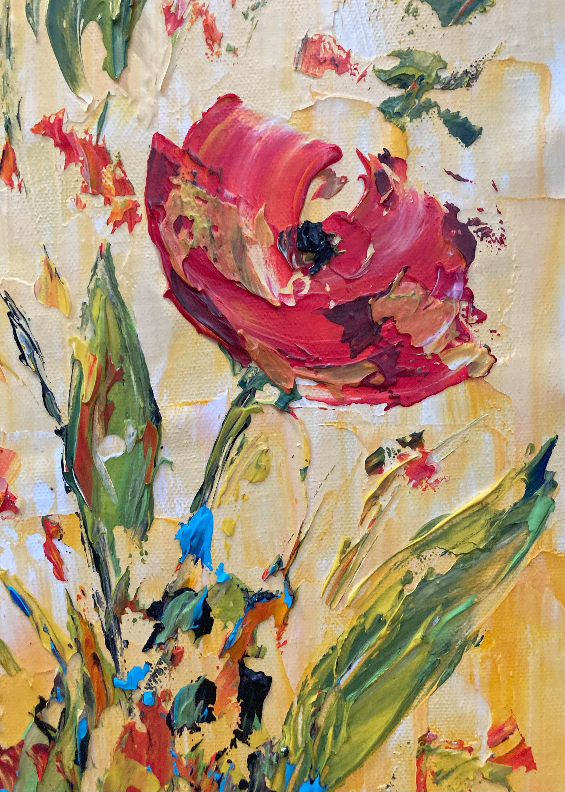 Tableau floral , bouquet de 3 fleurs rouges dégradées avec feuillage dans un vase sur fond jaune. Peinture sur toile format 30x60cm. Création Virginie Linard ©.