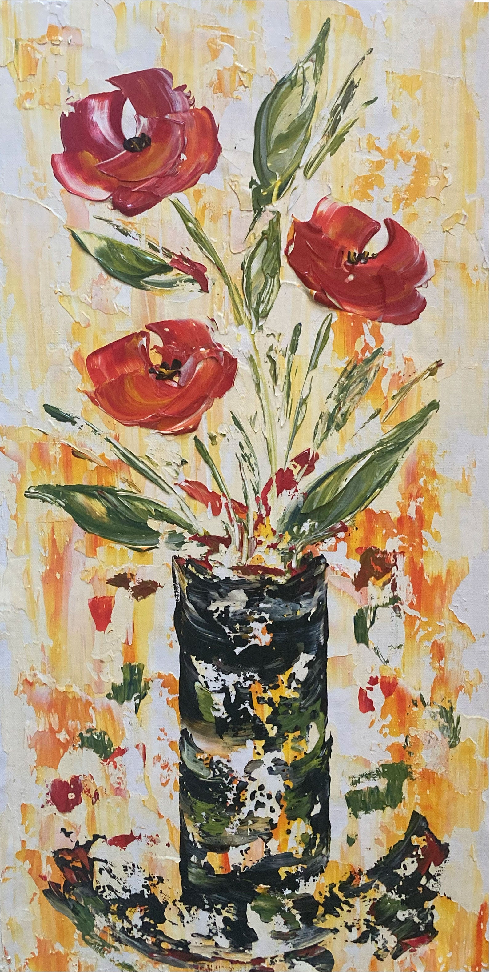 Tableau Trois fleurs rouge avec feuillage dans un vase fond jaune et blanc. Peinture sur toile format 30x60cm. Original et unique. Création Virginie Linard ©.
