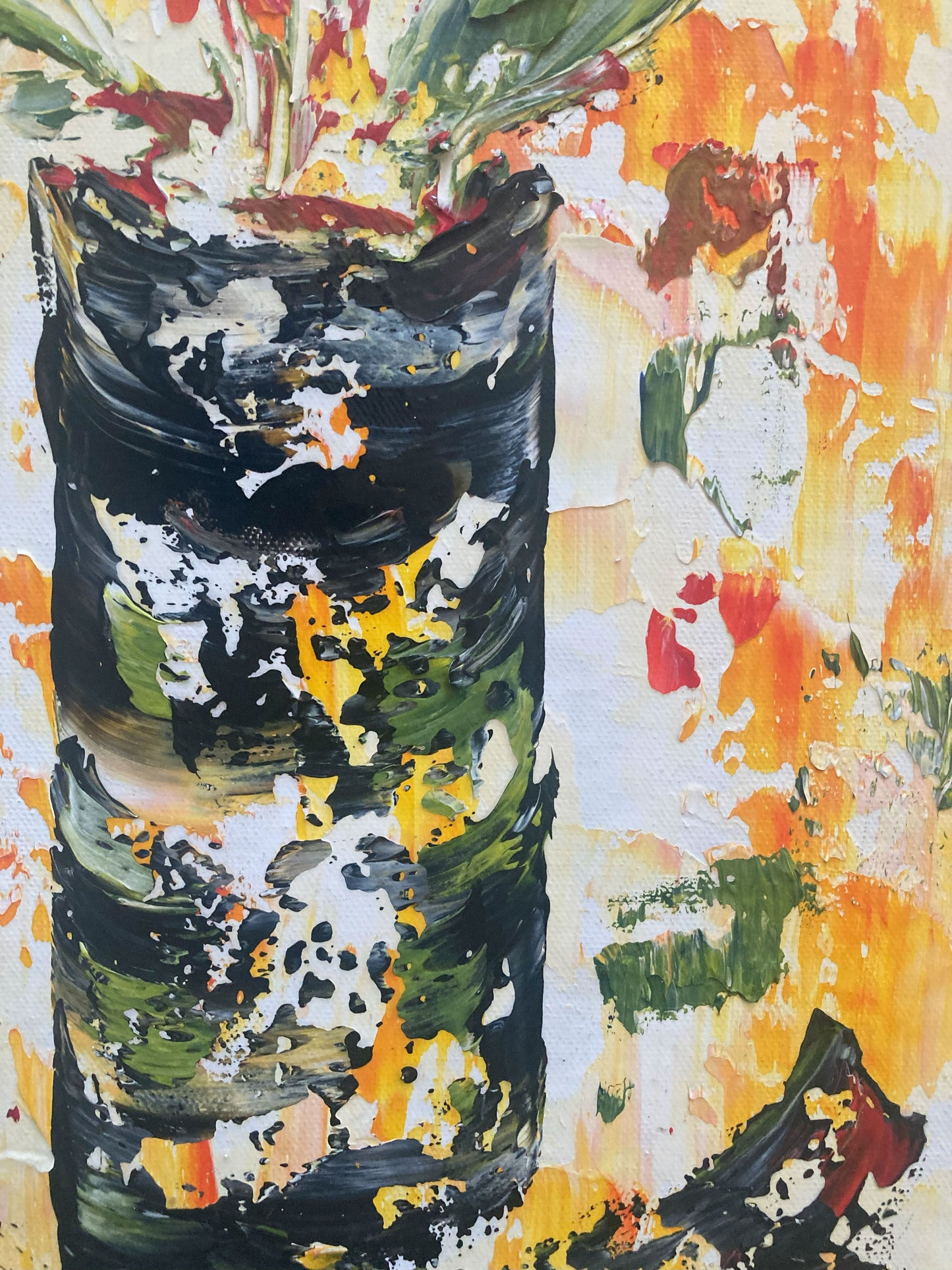 Tableau Trois fleurs rouge avec feuillage dans un vase fond jaune et blanc. Peinture sur toile format 30x60cm. Original et unique. Création Virginie Linard ©.