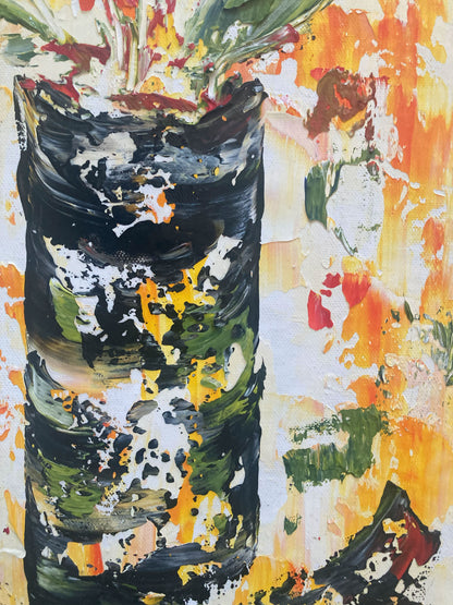 Tableau Trois fleurs rouge avec feuillage dans un vase fond jaune et blanc. Peinture sur toile format 30x60cm. Original et unique. Création Virginie Linard ©.