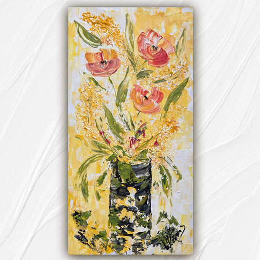 Tableau floral , bouquet de 3 fleurs tons rose saumon avec feuillage dans un vase sur fond jaune et blanc. Peinture sur toile format 30x60cm. Création Virginie Linard ©.