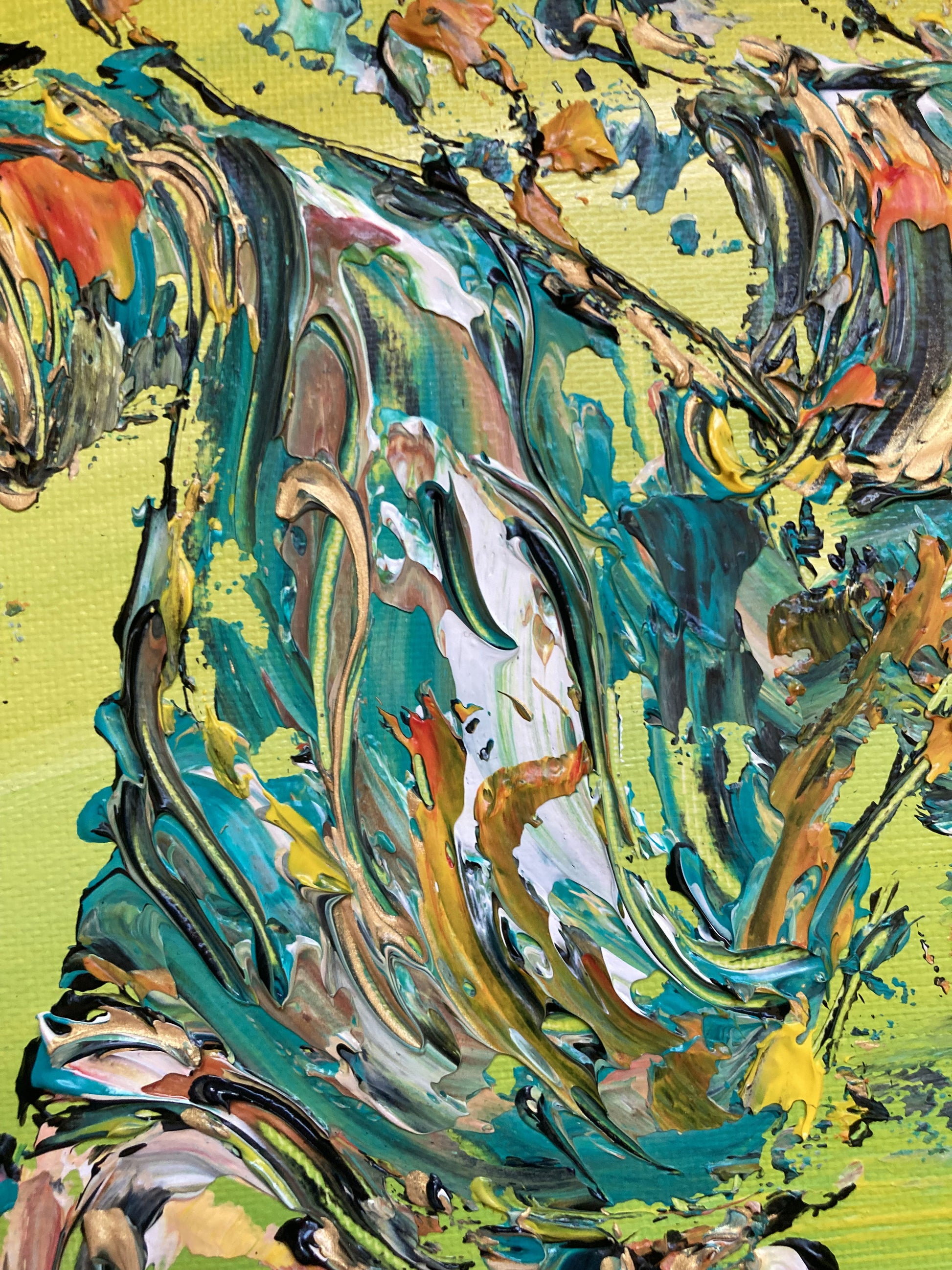 Tableau Golf Golfeur Swing, couleurs jaune bleu vert, format 50x65 cm. Original unique. Création peintre Virginie Linard ©. Détail T-shirt.