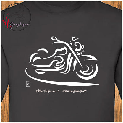 Graphisme d'une moto sur tshirt noir de Virginie Linard ©