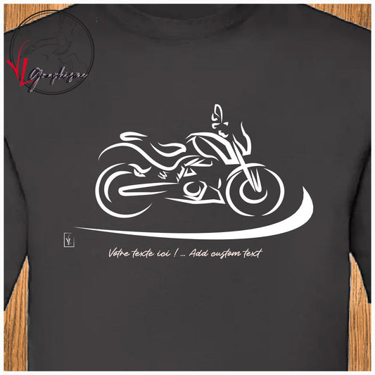 Graphisme d'une moto sur tshirt noir de Virginie Linard ©