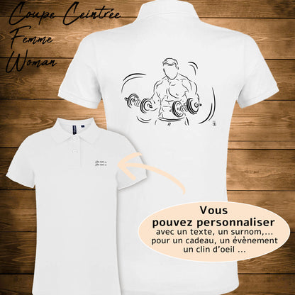 Graphisme musculation double haltères sur Polo blanc femme. A personnaliser avec un texte. Création Virginie Linard ©.