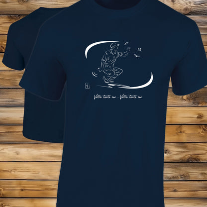 T-shirt bleu pétanque en coton personnalisable avec graphisme sur le devant.