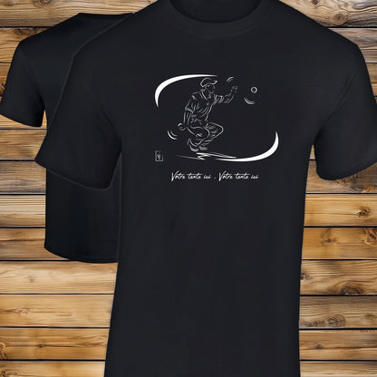 T-shirt noir pétanque en coton personnalisable avec graphisme sur le devant.