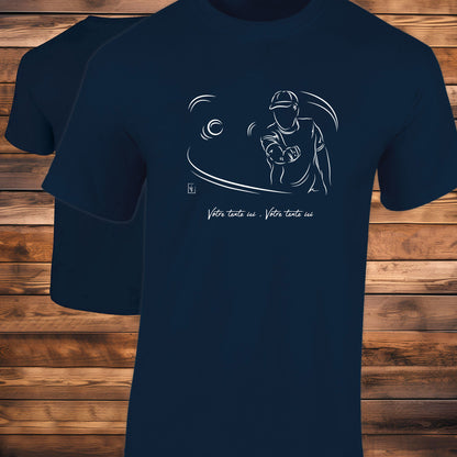 Pétanque jeux de boules sur t-shirt couleur bleu à personnaliser avec un texte. Création Virginie Linard ©.