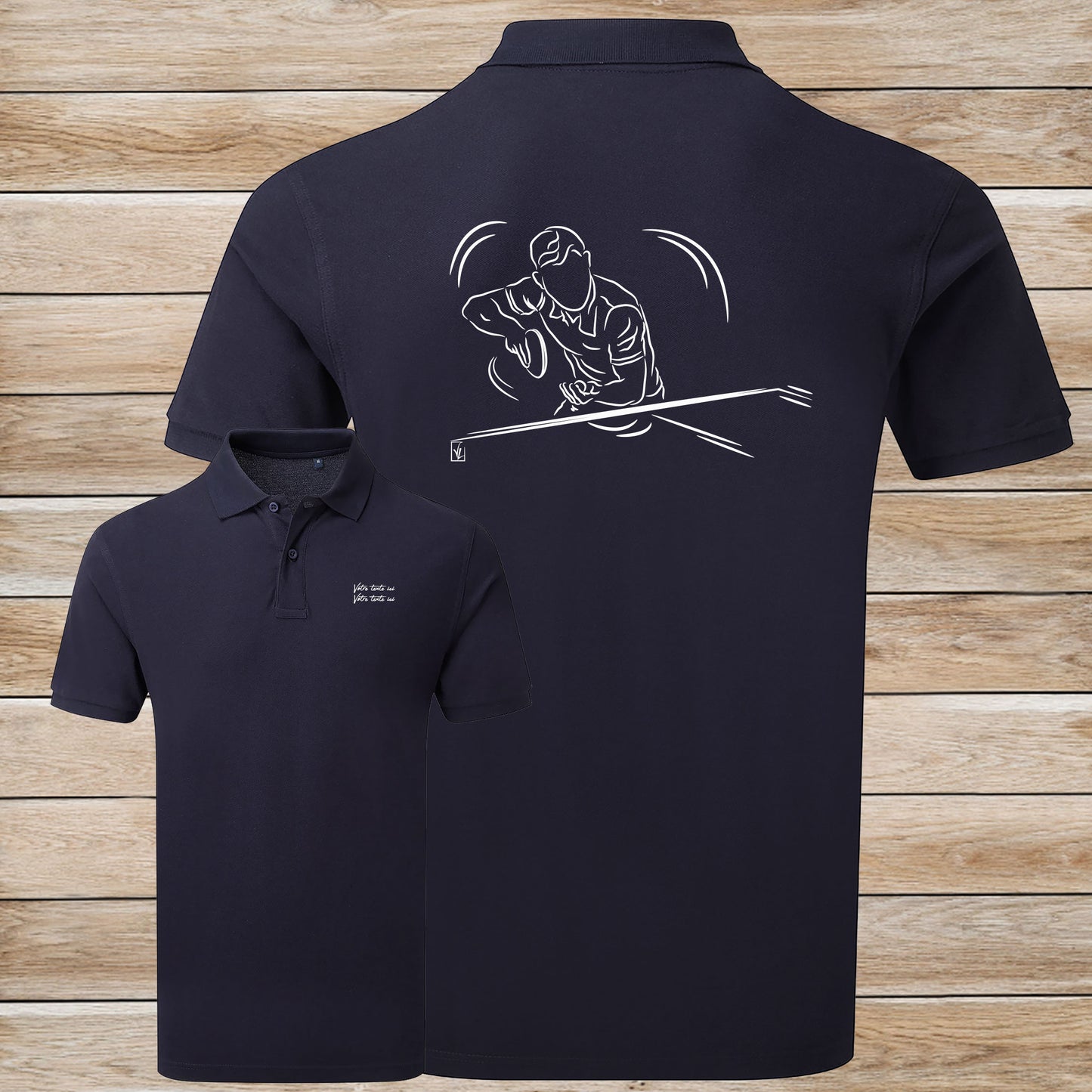 Graphisme ping-pong tennis de table Polo bleu homme. A personnaliser avec un texte. Création Virginie Linard ©.