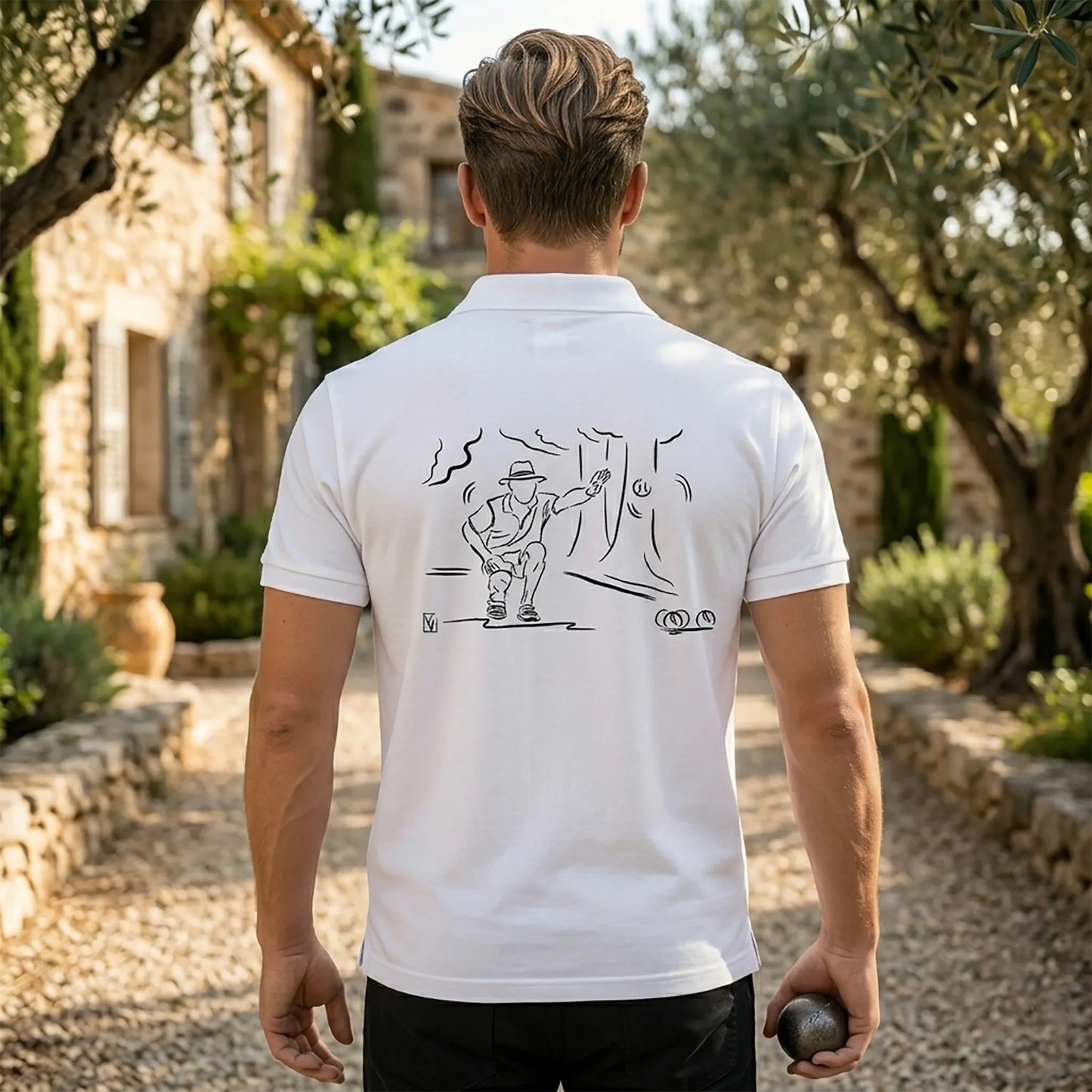 Polo pétanque homme blanc personnalisé (texte/prénom/club). Idée cadeau pétanqueur, modèle "Provence" au dos.