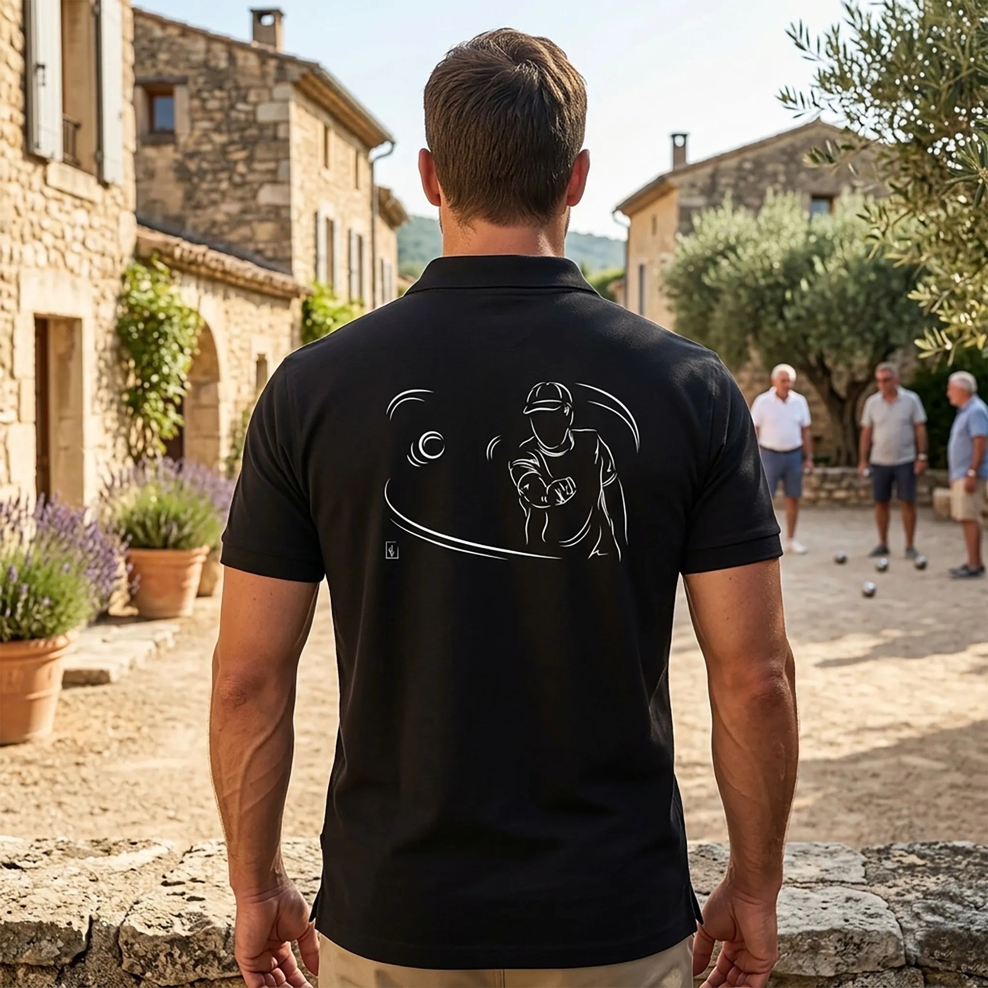 Polo pétanque homme noir personnalisé (texte/prénom/club). Idée cadeau pétanqueur, dessin "Carreau" au dos.