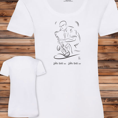 Saxophoniste jazz, graphisme sur t-shirt blanc femme à personnaliser avec du texte. Création Virginie Linard ©.