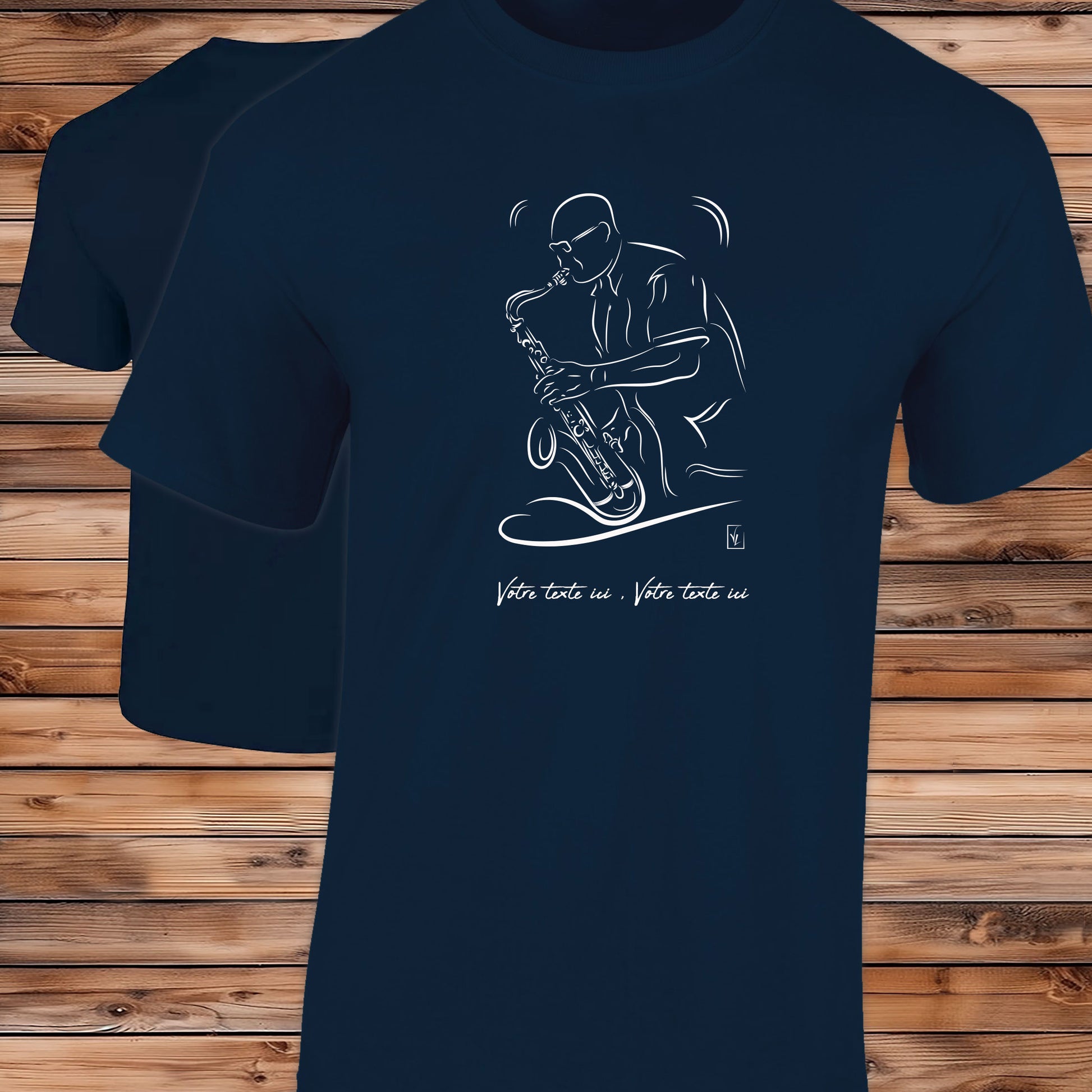 Saxophoniste jazz, graphisme sur t-shirt bleu homme à personnaliser avec un texte. Création Virginie Linard ©.