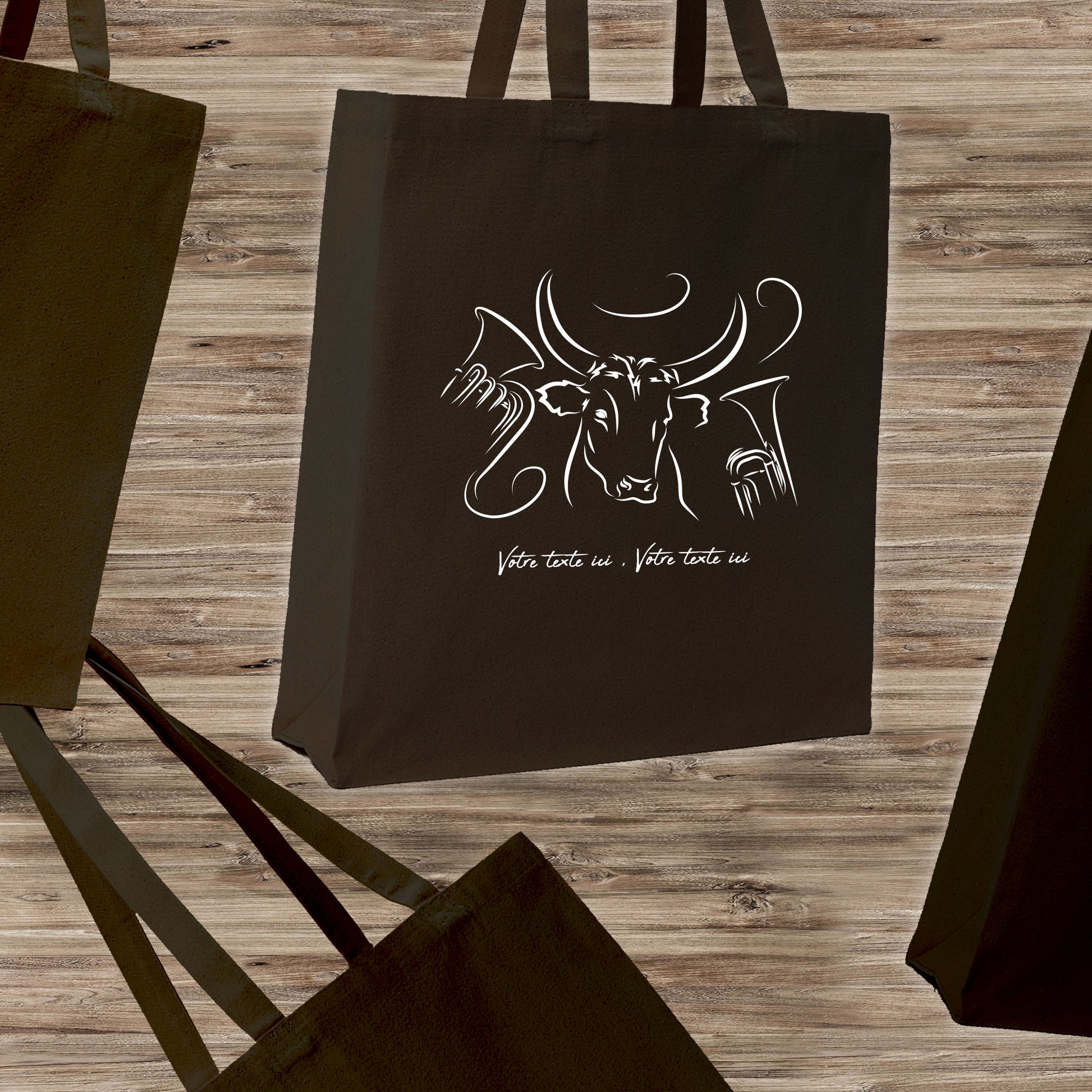 Taureau , course camarguaise, féria, bodega, fête votive, corrida, tauromachie raseteur , Camargue, graphisme sur sac tote-bag noir à personnaliser avec du texte. Création Virginie Linard ©.