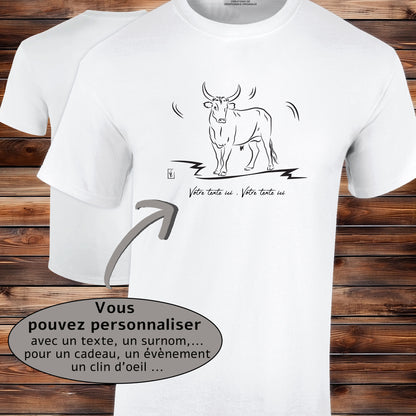 Taureau de Camargue, Graphisme sur T-shirt blanc homme à personnaliser avec un texte. Création Virginie Linard ©.