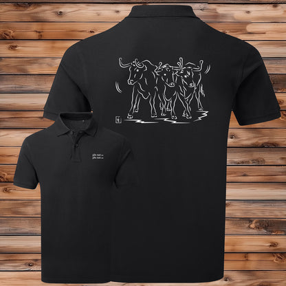 Taureaux, vachettes , course camarguaise , féria, bodega , Camargue, graphisme sur polo noir homme à personnaliser avec du texte. Création Virginie Linard ©.