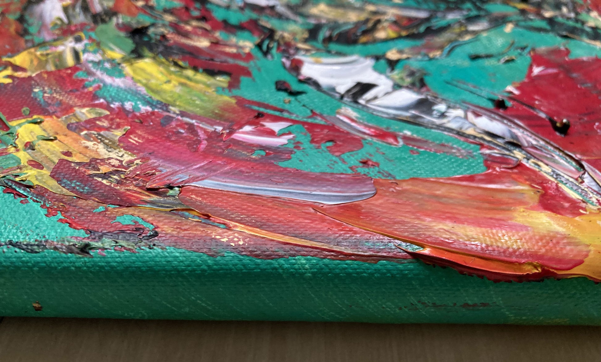 Tableau taureau et muleta. Peinture sur toile 30x30cm. Détail toile. Peintre Virginie Linard ©.