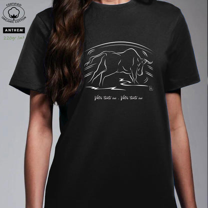 Taureau dans l'Arène de corrida tauromachie , graphisme sur T-shirt biologique épais 220g noir à personnaliser avec du texte. Création Virginie Linard ©.