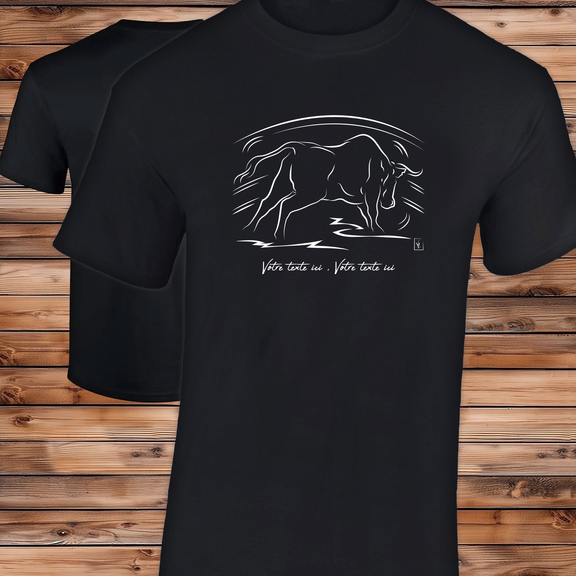 Taureau Espagnol Corrida Tauromachie dans l'Arène, Graphisme sur T-shirt noir homme à personnaliser avec un texte. Création Virginie Linard ©.