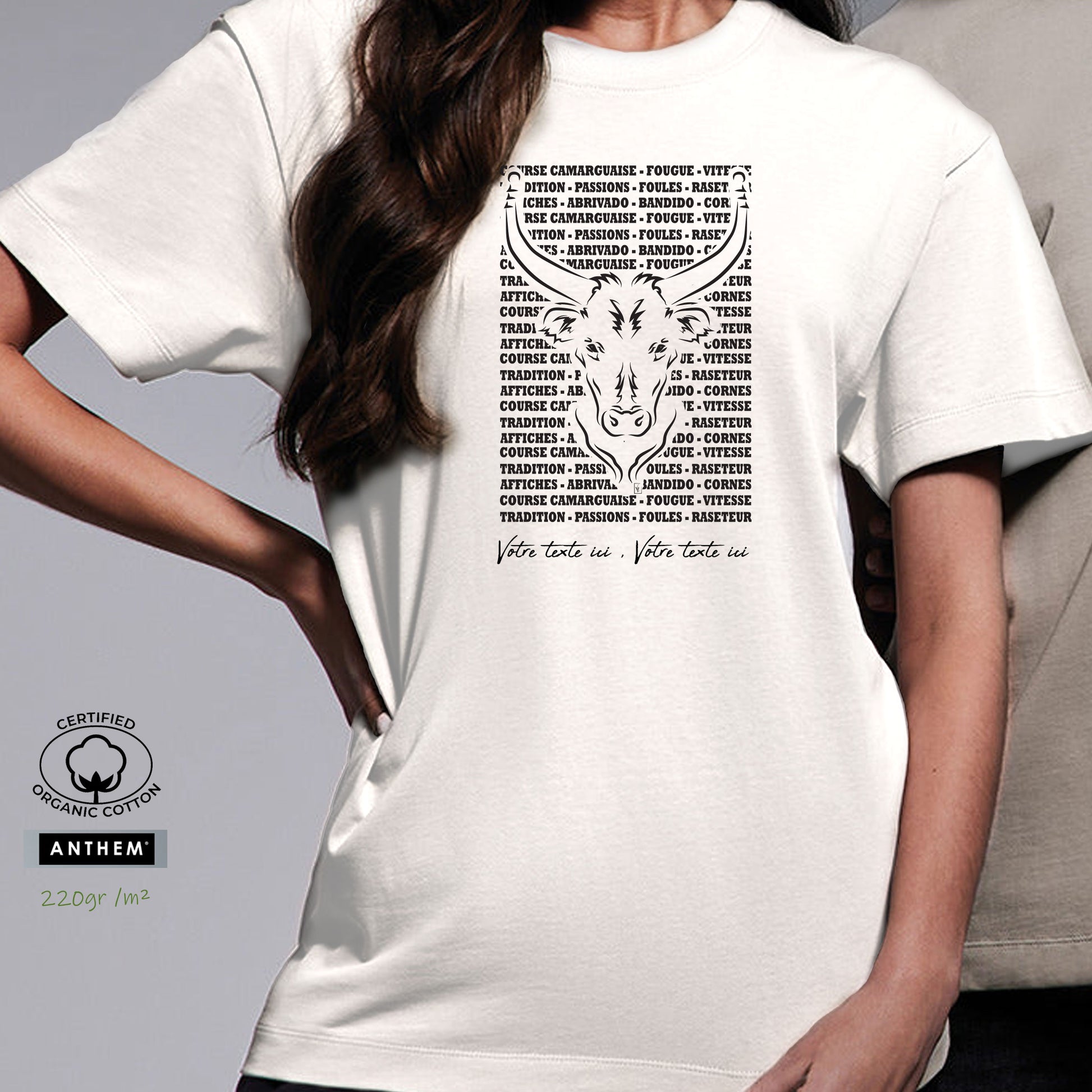 Taureau , course camarguaise , raseteur , Camargue, graphisme sur t-shirt bio blanc femme à personnaliser avec du texte. Création Virginie Linard ©.