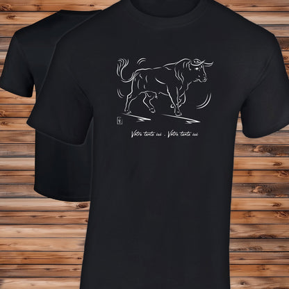 Taureau espagnol corrida tauromachie, graphisme sur t-shirt noir homme à personnaliser avec un texte. Création Virginie Linard ©.