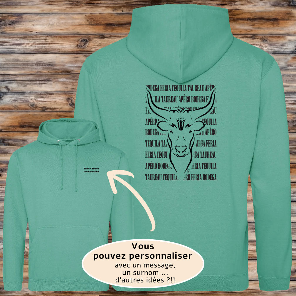 Taureau avec texte Féria, graphisme sur sweat unisexe couleur au choix, à personnaliser avec un texte. Création Virginie Linard ©.