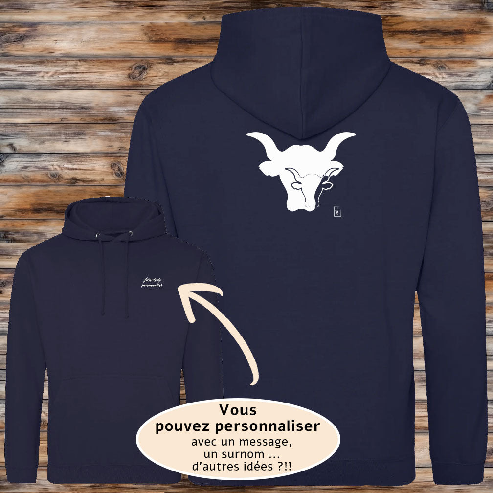 Taureau graphisme sur sweat shirt bleu à personnaliser avec un texte, création Virginie Linard ©.