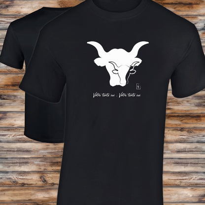 Taureau sur t-shirt noir homme à personnaliser avec un texte, création Virginie Linard ©.