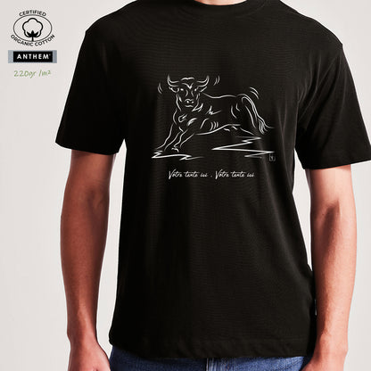 Taureau Corrida Tauromachie, graphisme sur t-shirt bio épais 220g noir unisexe, à personnaliser avec un texte. Création Virginie Linard ©.