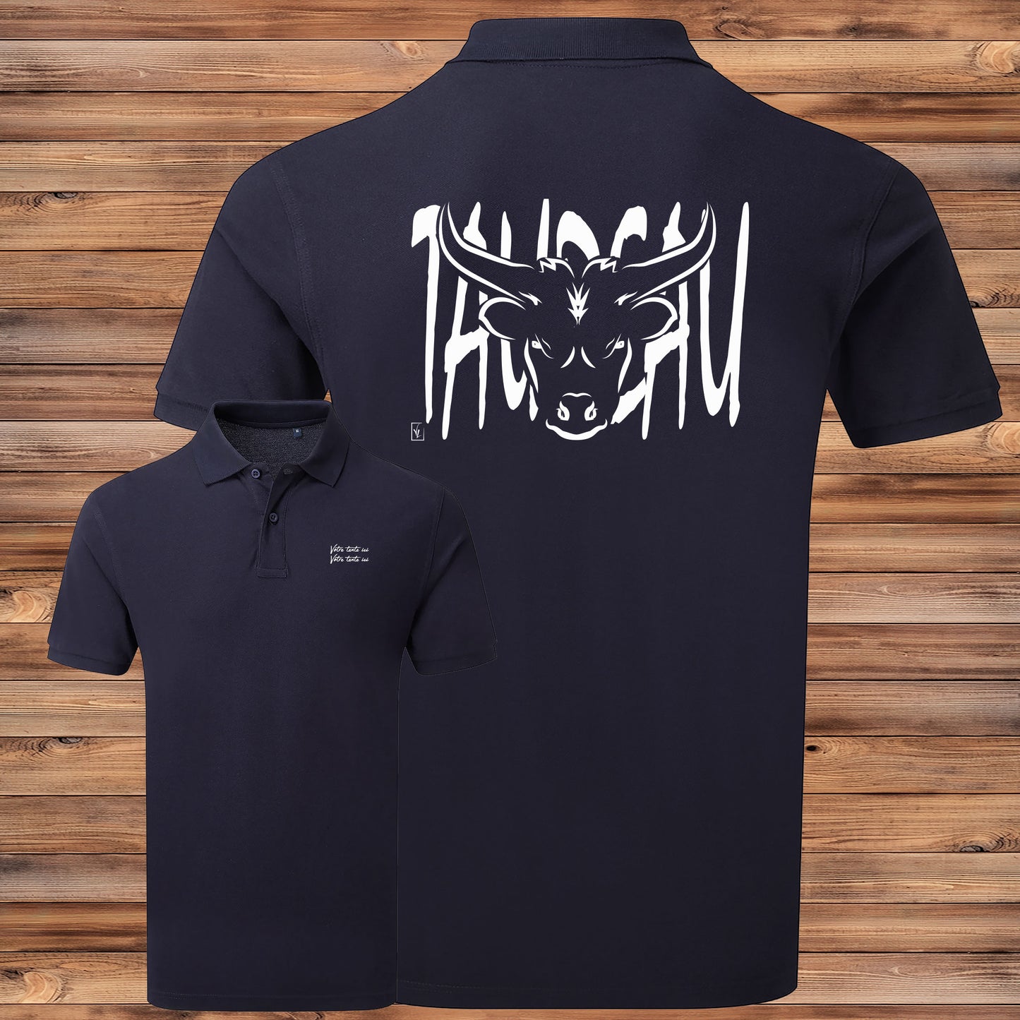 Tête de Taureau Corrida Tauromachie Course Camarguaise, Graphisme sur polo bleu homme à personnaliser avec un texte. Création Virginie Linard ©.