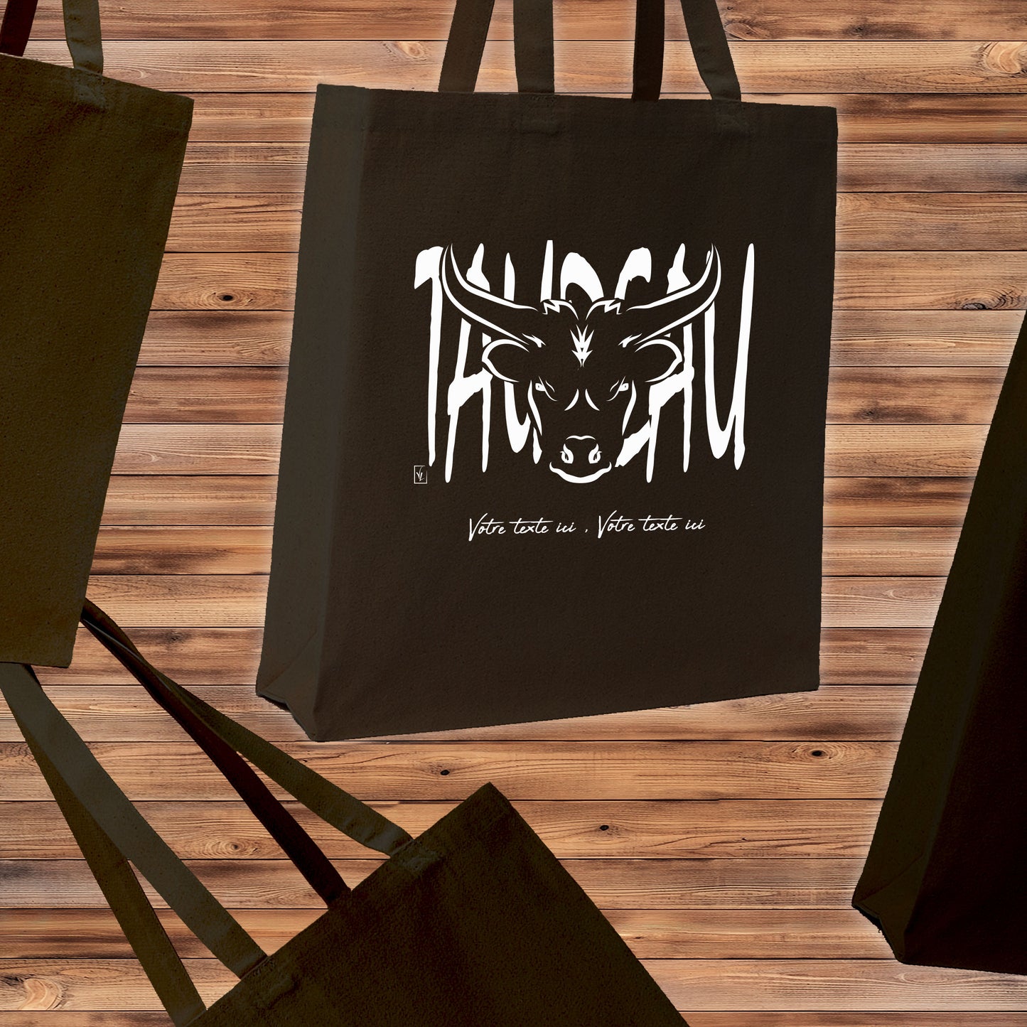 Tête de Taureau Corrida Tauromachie Course Camarguaise, Graphisme sur sac tote-bag noir à personnaliser avec un texte. Création Virginie Linard ©.