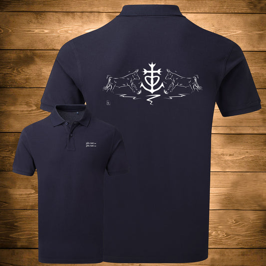 Graphisme Croix de Camargue et Taureaux sur Polo bleu femme. A personnaliser avec un texte. Création Virginie Linard ©.