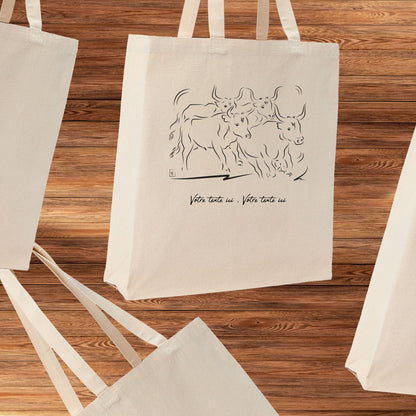 Taureaux Camargue Manade, graphisme sur sac tote-bag 21 litres beige, à personnaliser avec un texte. Création Virginie Linard ©.